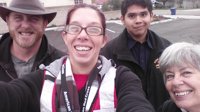 red-cross-volunteers-install-smoke-alarms-bakersfield
